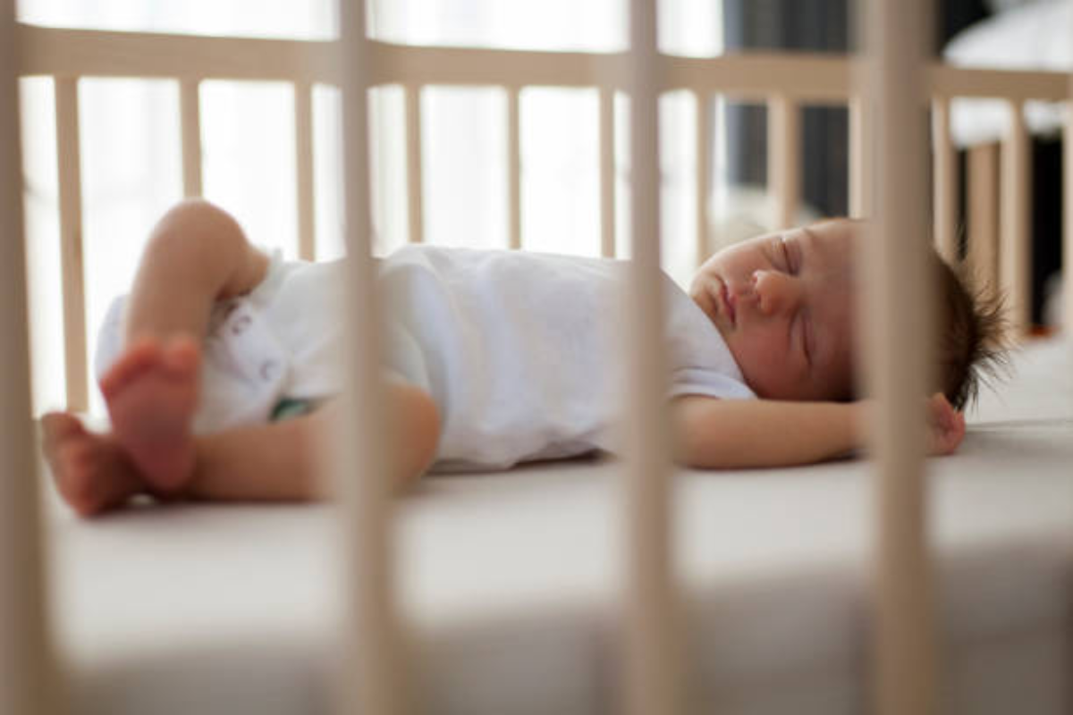 How to Transition From Bassinet to Crib: A First-Night Guide